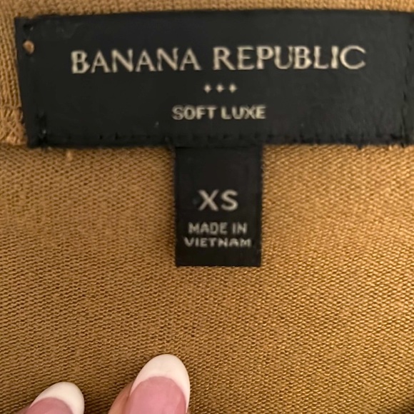 Rich camel new Banana Republic top - never worn , No tags - Picture 3 of 5